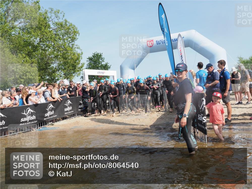 22.06.2025 - Viking Triathlon KatJ http://msf.ph/oto/8064540 22.06.2025 10:04:37 Schwimmen 55, 85, 146, 238, 245, 327, 375, 428, 457, 482, 506, 514, 550, 629, 662 meine-sportfotos.de