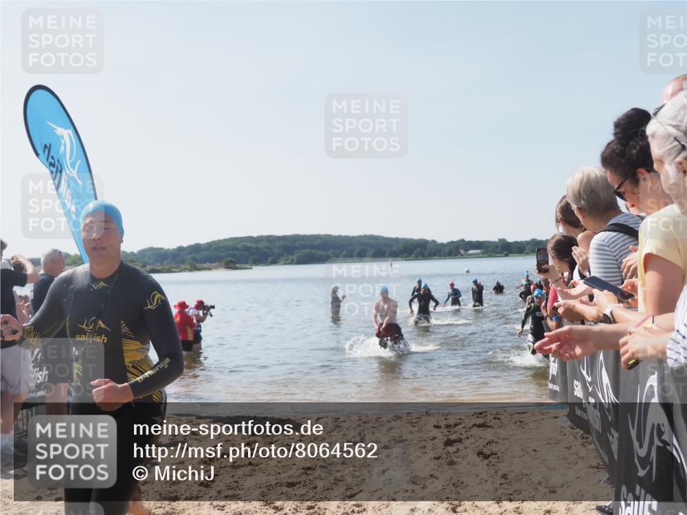 22.06.2025 - Viking Triathlon MichiJ http://msf.ph/oto/8064562 22.06.2025 10:28:57 Schwimmen 12, 15, 152, 200, 301, 310, 384, 414, 443, 604, 628 meine-sportfotos.de