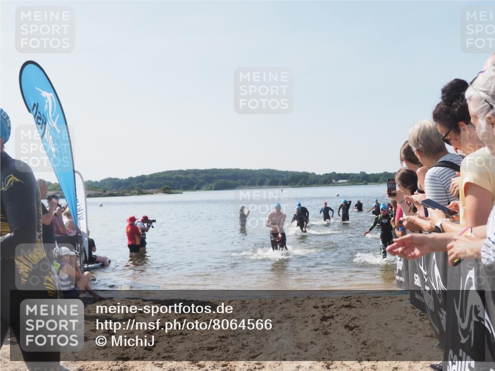 22.06.2025 - Viking Triathlon MichiJ http://msf.ph/oto/8064566 22.06.2025 10:28:58 Schwimmen 12, 15, 152, 200, 301, 310, 384, 414, 443, 604, 628 meine-sportfotos.de