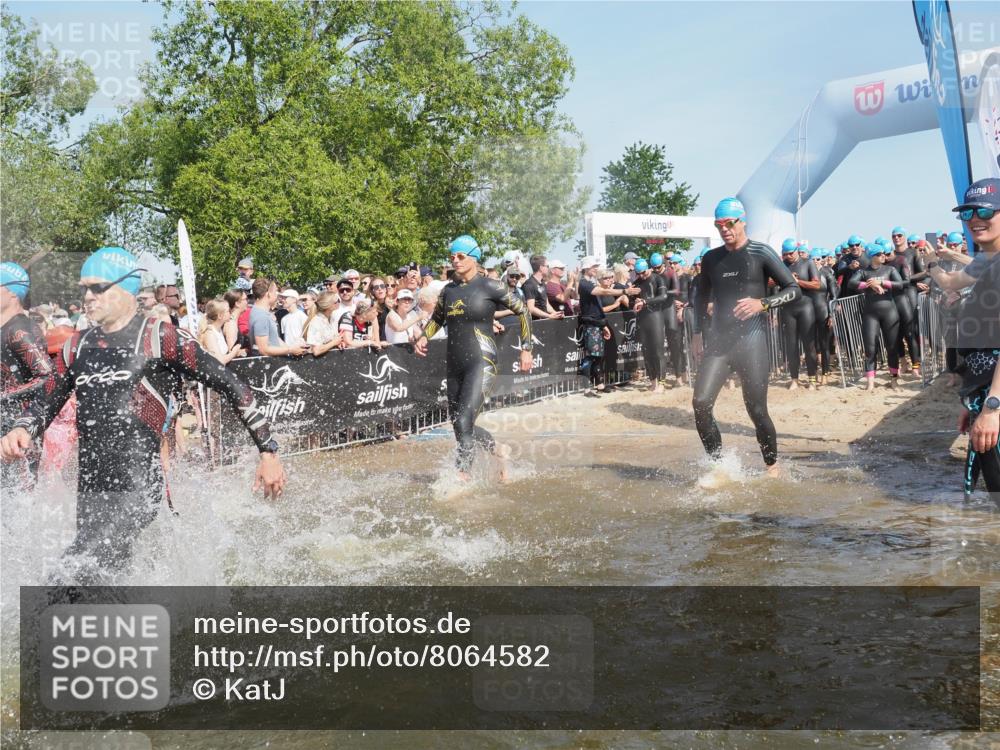 22.06.2025 - Viking Triathlon KatJ http://msf.ph/oto/8064582 22.06.2025 10:04:39 Schwimmen 55, 85, 86, 238, 245, 281, 312, 316, 327, 428, 482, 506, 514, 515, 550, 629, 662 meine-sportfotos.de
