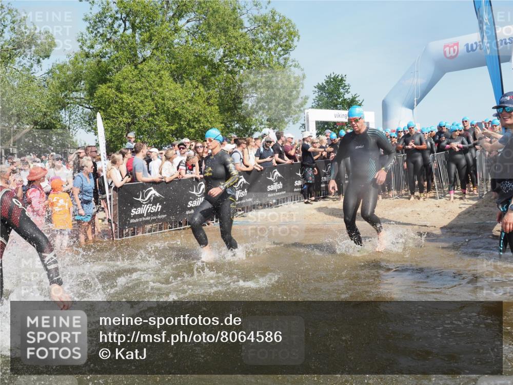 22.06.2025 - Viking Triathlon KatJ http://msf.ph/oto/8064586 22.06.2025 10:04:39 Schwimmen 55, 85, 86, 238, 245, 281, 312, 316, 327, 428, 482, 506, 514, 515, 550, 629, 662 meine-sportfotos.de