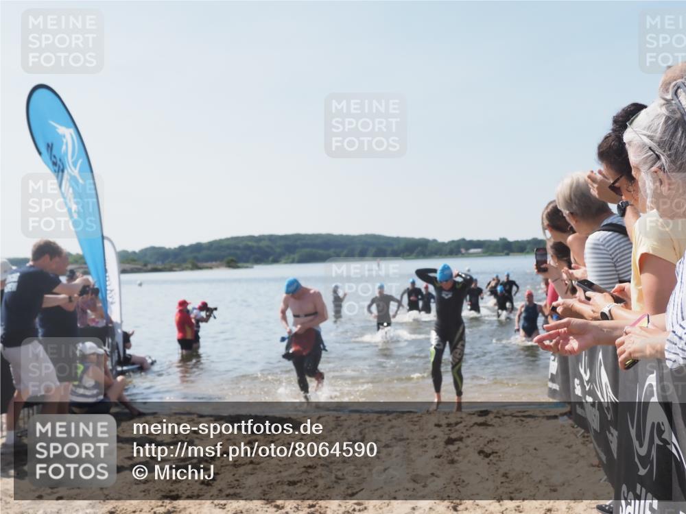 22.06.2025 - Viking Triathlon MichiJ http://msf.ph/oto/8064590 22.06.2025 10:29:00 Schwimmen 7, 12, 15, 152, 200, 310, 384, 414, 443, 604, 628 meine-sportfotos.de