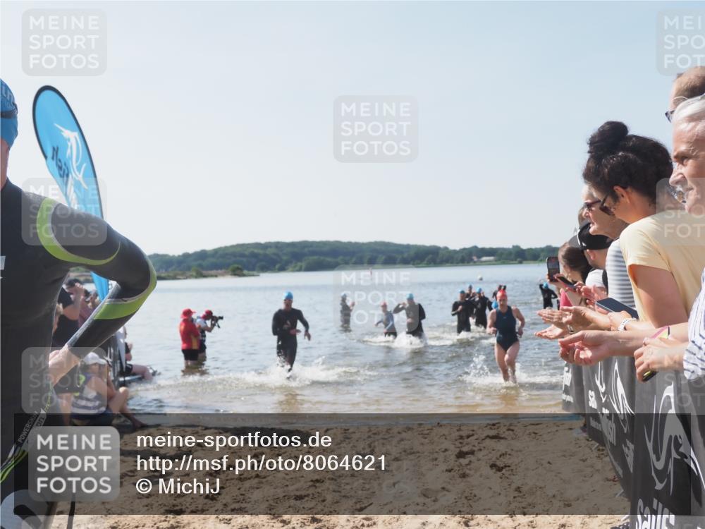 22.06.2025 - Viking Triathlon MichiJ http://msf.ph/oto/8064621 22.06.2025 10:29:03 Schwimmen 7, 12, 152, 200, 310, 384, 414, 443, 458, 604, 628, 652 meine-sportfotos.de