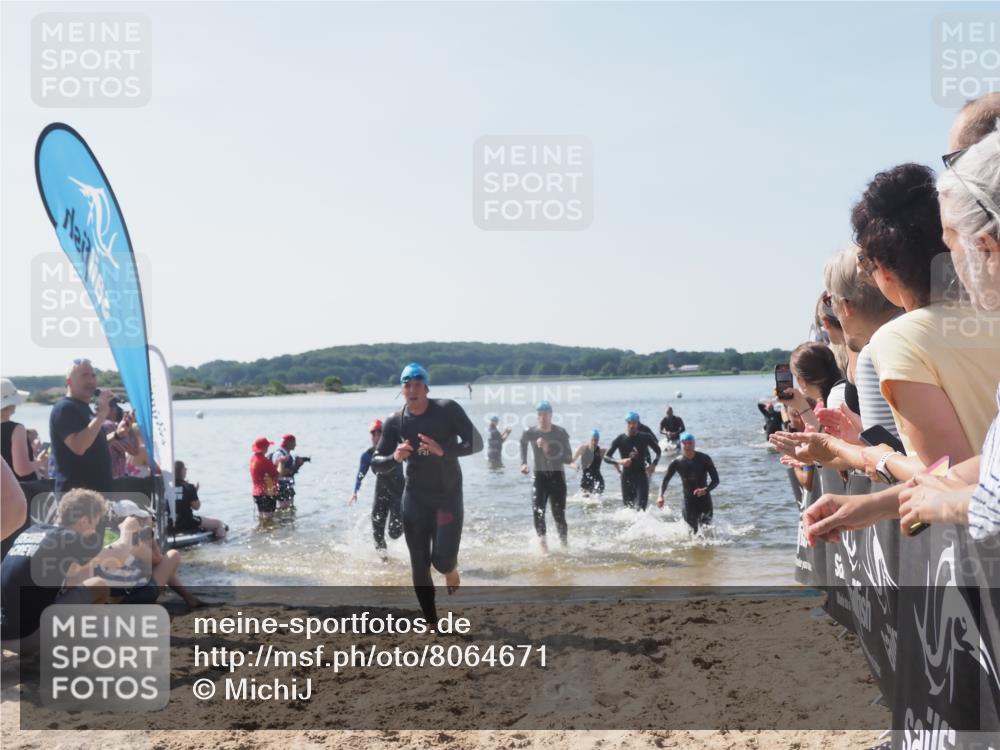 22.06.2025 - Viking Triathlon MichiJ http://msf.ph/oto/8064671 22.06.2025 10:29:09 Schwimmen 7, 11, 12, 152, 200, 310, 384, 458, 604, 652 meine-sportfotos.de