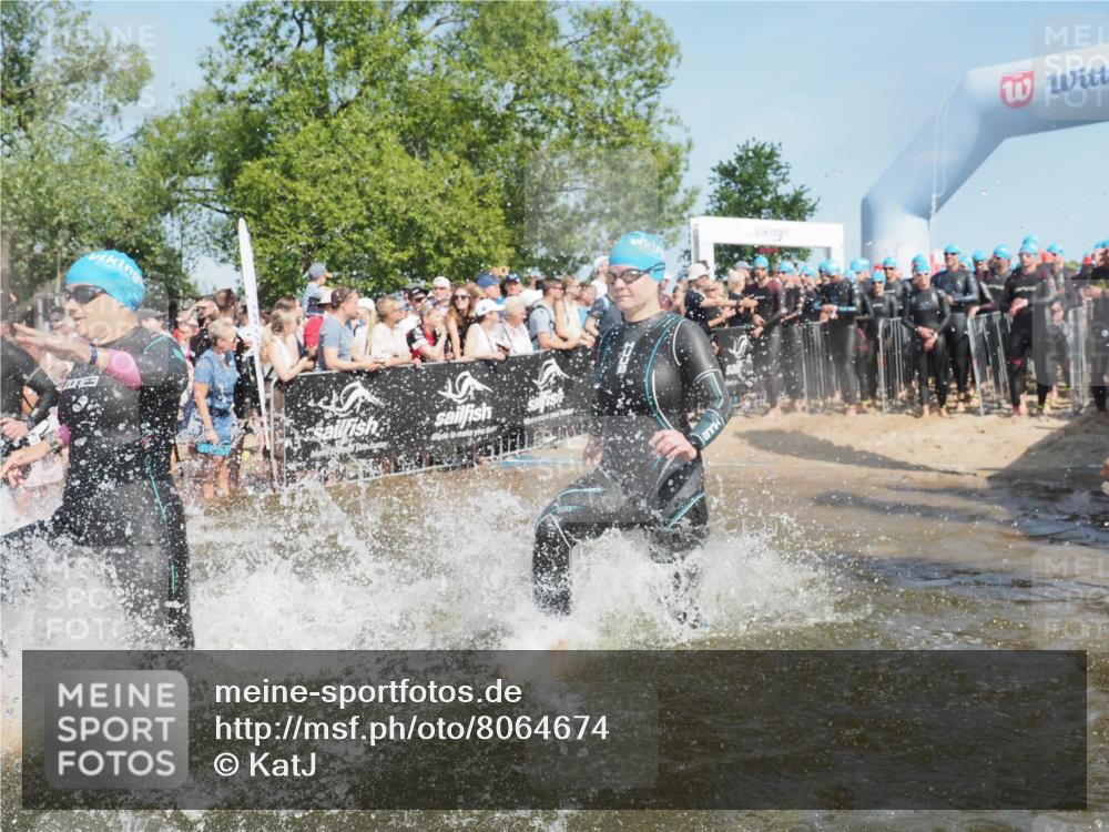 22.06.2025 - Viking Triathlon KatJ http://msf.ph/oto/8064674 22.06.2025 10:04:45 Schwimmen 29, 55, 70, 72, 85, 86, 245, 248, 281, 312, 316, 411, 428, 515, 550 meine-sportfotos.de