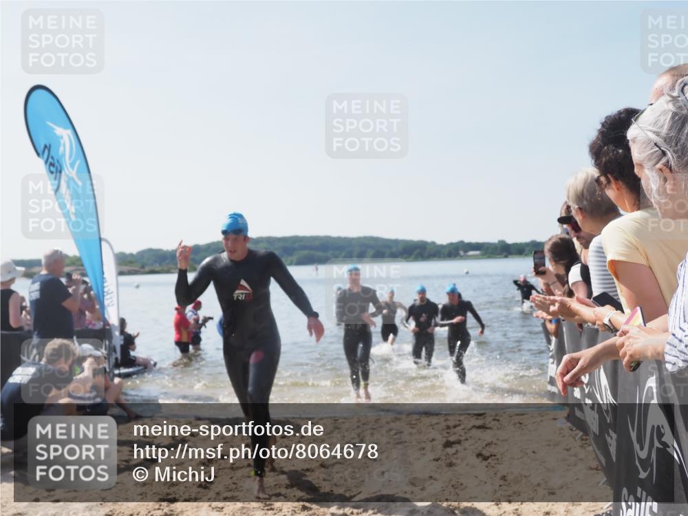 22.06.2025 - Viking Triathlon MichiJ http://msf.ph/oto/8064678 22.06.2025 10:29:10 Schwimmen 7, 11, 12, 33, 152, 200, 310, 384, 458, 604, 652 meine-sportfotos.de