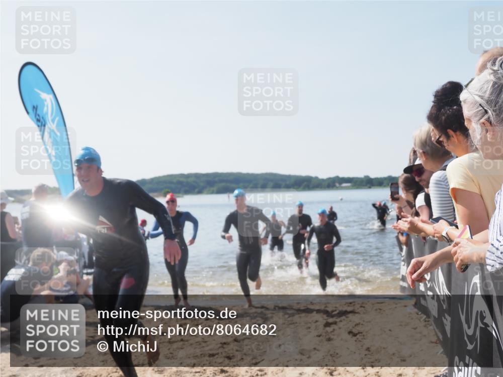 22.06.2025 - Viking Triathlon MichiJ http://msf.ph/oto/8064682 22.06.2025 10:29:11 Schwimmen 7, 11, 12, 30, 33, 152, 200, 310, 384, 458, 604, 652 meine-sportfotos.de