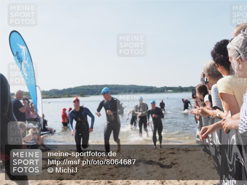 22.06.2025 - Viking Triathlon MichiJ http://msf.ph/oto/8064687 22.06.2025 10:29:11 Schwimmen 7, 11, 12, 30, 33, 152, 200, 310, 384, 458, 604, 652 meine-sportfotos.de