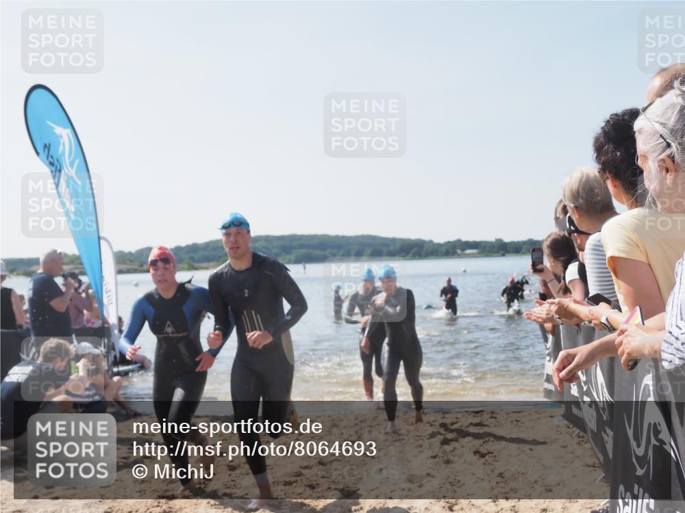 22.06.2025 - Viking Triathlon MichiJ http://msf.ph/oto/8064693 22.06.2025 10:29:12 Schwimmen 7, 11, 12, 30, 33, 152, 200, 310, 458, 604, 652 meine-sportfotos.de