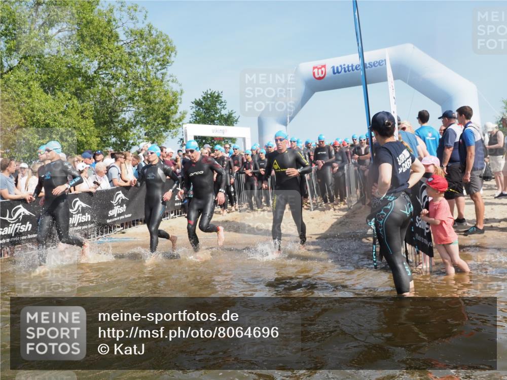 22.06.2025 - Viking Triathlon KatJ http://msf.ph/oto/8064696 22.06.2025 10:04:48 Schwimmen 29, 55, 70, 72, 85, 86, 245, 248, 281, 312, 316, 411, 428, 515, 550 meine-sportfotos.de