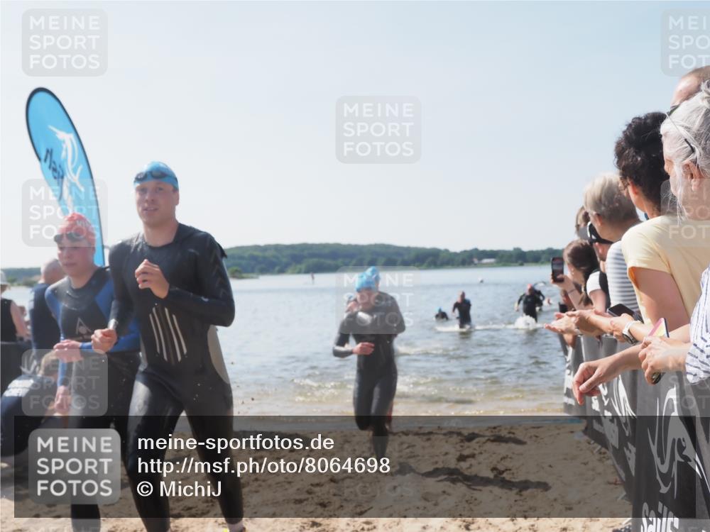 22.06.2025 - Viking Triathlon MichiJ http://msf.ph/oto/8064698 22.06.2025 10:29:12 Schwimmen 7, 11, 12, 30, 33, 152, 200, 310, 458, 604, 652 meine-sportfotos.de
