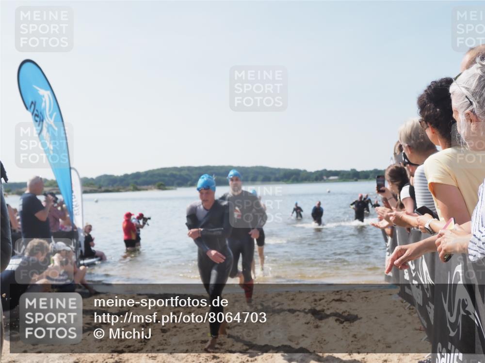 22.06.2025 - Viking Triathlon MichiJ http://msf.ph/oto/8064703 22.06.2025 10:29:13 Schwimmen 7, 11, 12, 30, 33, 152, 200, 310, 458, 604, 652 meine-sportfotos.de