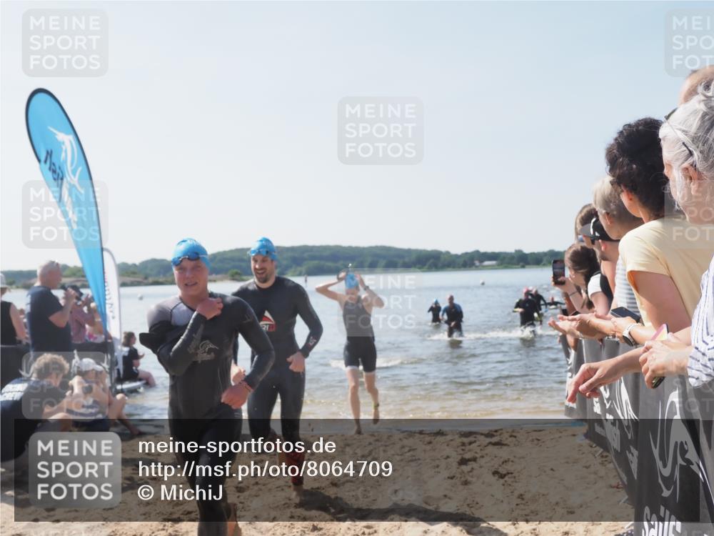 22.06.2025 - Viking Triathlon MichiJ http://msf.ph/oto/8064709 22.06.2025 10:29:14 Schwimmen 7, 11, 12, 30, 33, 200, 243, 310, 458, 652 meine-sportfotos.de