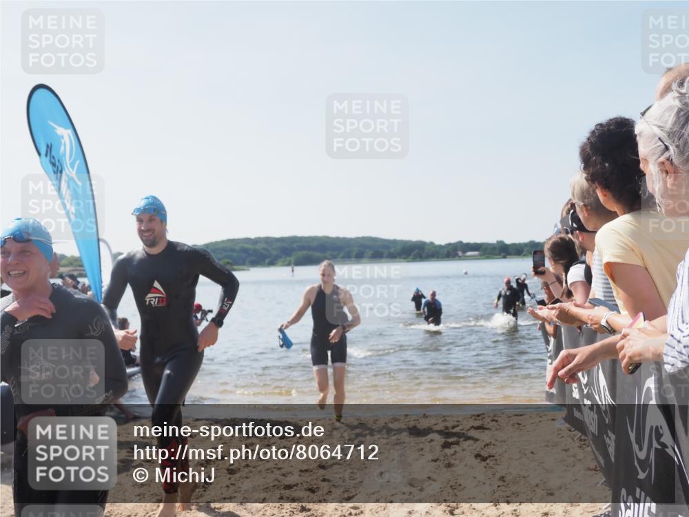 22.06.2025 - Viking Triathlon MichiJ http://msf.ph/oto/8064712 22.06.2025 10:29:14 Schwimmen 7, 11, 12, 30, 33, 200, 243, 310, 458, 652 meine-sportfotos.de