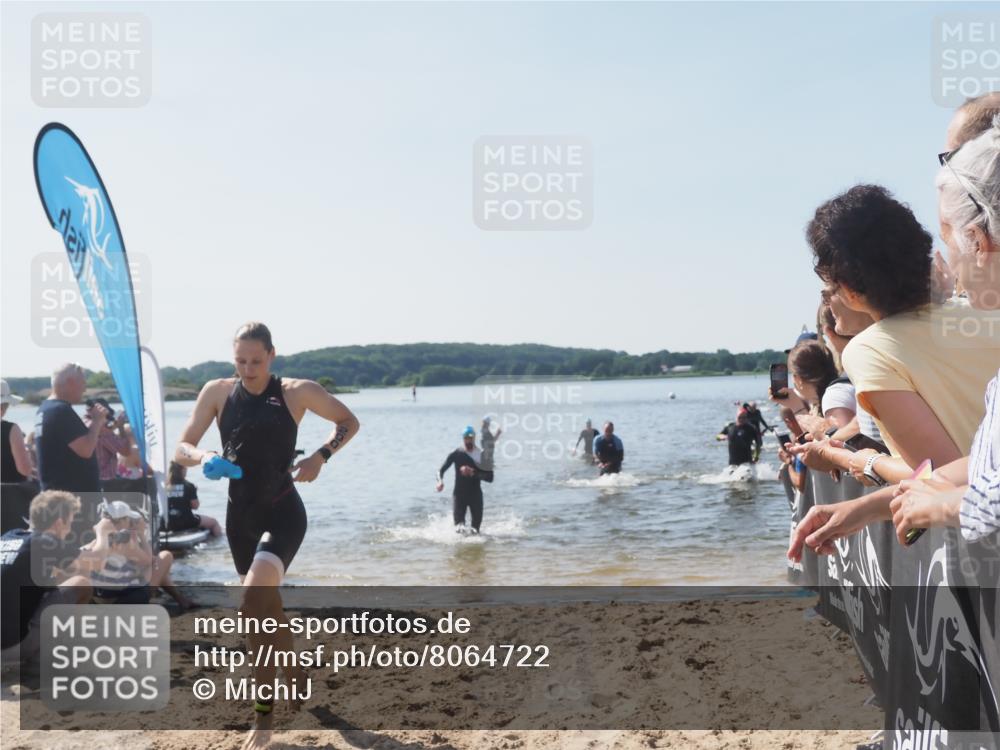 22.06.2025 - Viking Triathlon MichiJ http://msf.ph/oto/8064722 22.06.2025 10:29:15 Schwimmen 7, 11, 30, 33, 200, 243, 310, 458, 652 meine-sportfotos.de
