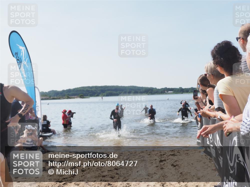 22.06.2025 - Viking Triathlon MichiJ http://msf.ph/oto/8064727 22.06.2025 10:29:16 Schwimmen 7, 11, 30, 33, 200, 243, 458, 652 meine-sportfotos.de