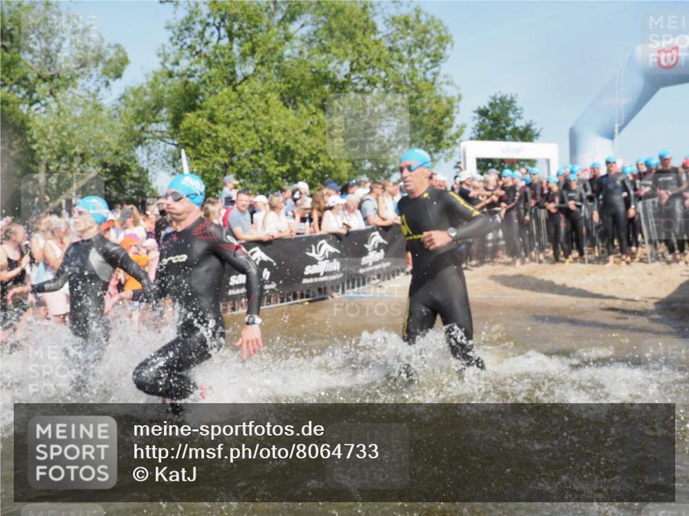 22.06.2025 - Viking Triathlon KatJ http://msf.ph/oto/8064733 22.06.2025 10:04:50 Schwimmen 29, 70, 72, 86, 248, 254, 281, 295, 312, 316, 394, 411, 509, 515, 527 meine-sportfotos.de