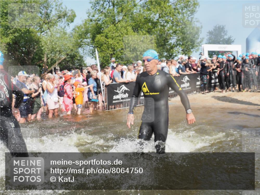 22.06.2025 - Viking Triathlon KatJ http://msf.ph/oto/8064750 22.06.2025 10:04:51 Schwimmen 29, 70, 72, 86, 248, 254, 281, 295, 312, 316, 394, 411, 509, 515, 527 meine-sportfotos.de