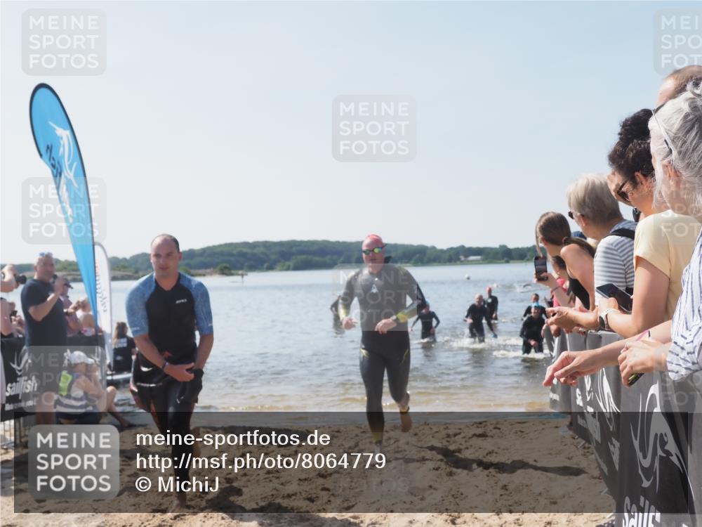22.06.2025 - Viking Triathlon MichiJ http://msf.ph/oto/8064779 22.06.2025 10:29:23 Schwimmen 6, 11, 30, 33, 243, 458, 612, 652 meine-sportfotos.de