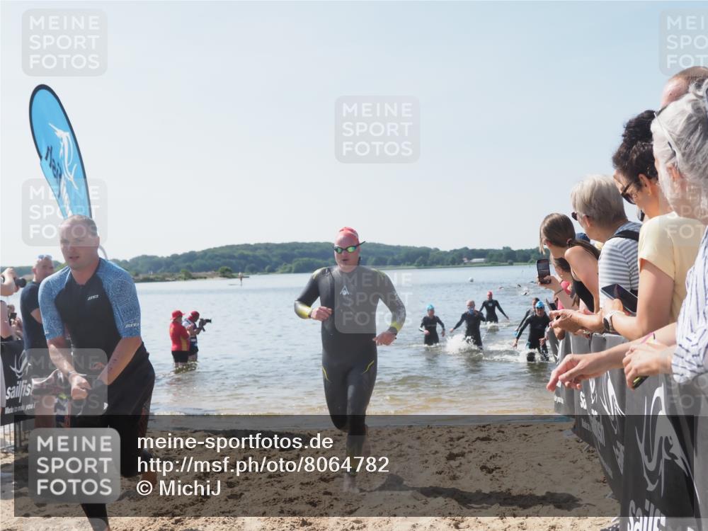 22.06.2025 - Viking Triathlon MichiJ http://msf.ph/oto/8064782 22.06.2025 10:29:23 Schwimmen 6, 11, 30, 33, 243, 458, 612, 652 meine-sportfotos.de