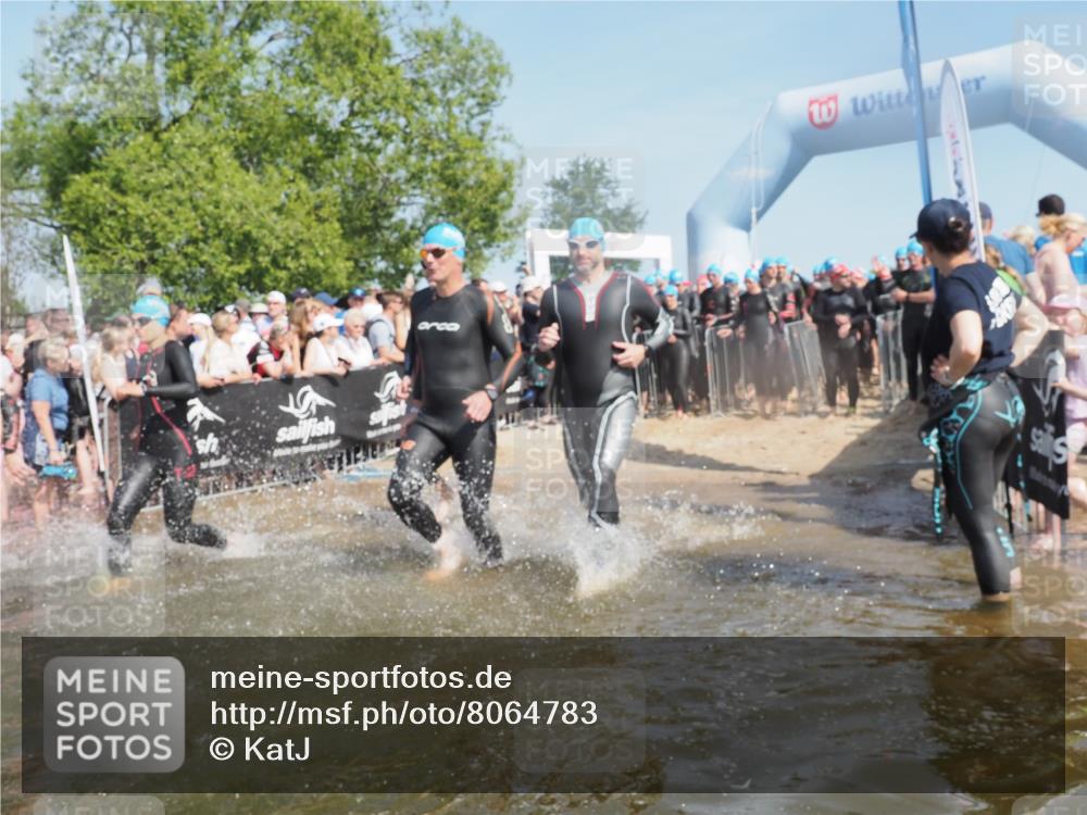 22.06.2025 - Viking Triathlon KatJ http://msf.ph/oto/8064783 22.06.2025 10:04:54 Schwimmen 29, 70, 72, 197, 248, 254, 295, 362, 394, 411, 416, 423, 509, 527, 620 meine-sportfotos.de