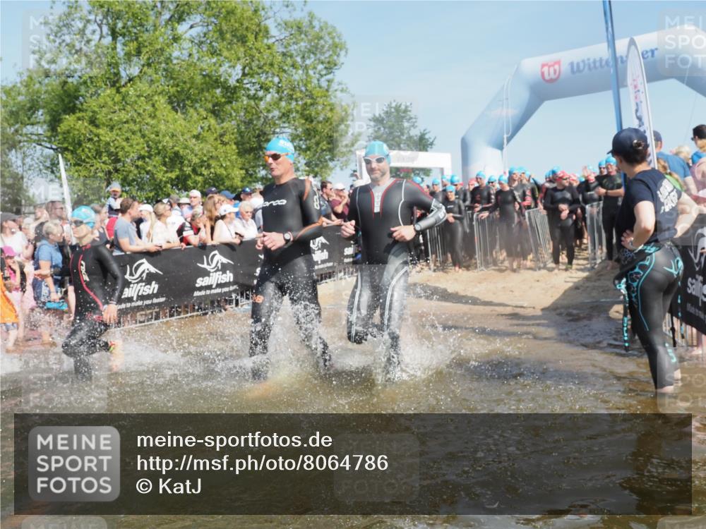 22.06.2025 - Viking Triathlon KatJ http://msf.ph/oto/8064786 22.06.2025 10:04:54 Schwimmen 29, 70, 72, 197, 248, 254, 295, 362, 394, 411, 416, 423, 509, 527, 620 meine-sportfotos.de
