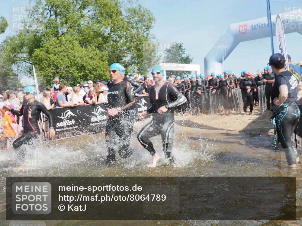 22.06.2025 - Viking Triathlon KatJ http://msf.ph/oto/8064789 22.06.2025 10:04:55 Schwimmen 29, 70, 72, 197, 248, 254, 295, 362, 394, 411, 416, 423, 509, 527, 620 meine-sportfotos.de