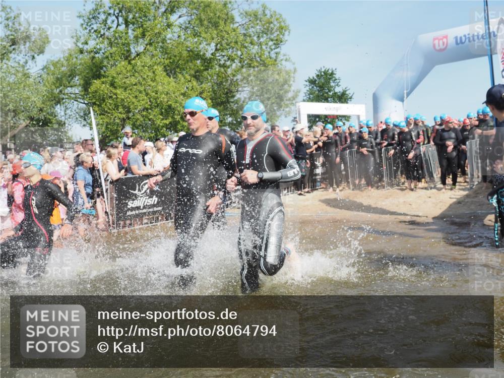 22.06.2025 - Viking Triathlon KatJ http://msf.ph/oto/8064794 22.06.2025 10:04:55 Schwimmen 29, 70, 72, 197, 248, 254, 295, 362, 394, 411, 416, 423, 509, 527, 620 meine-sportfotos.de
