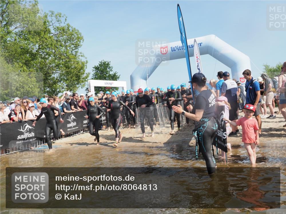 22.06.2025 - Viking Triathlon KatJ http://msf.ph/oto/8064813 22.06.2025 10:04:57 Schwimmen 29, 70, 72, 197, 248, 254, 295, 362, 394, 411, 416, 423, 509, 527, 620 meine-sportfotos.de