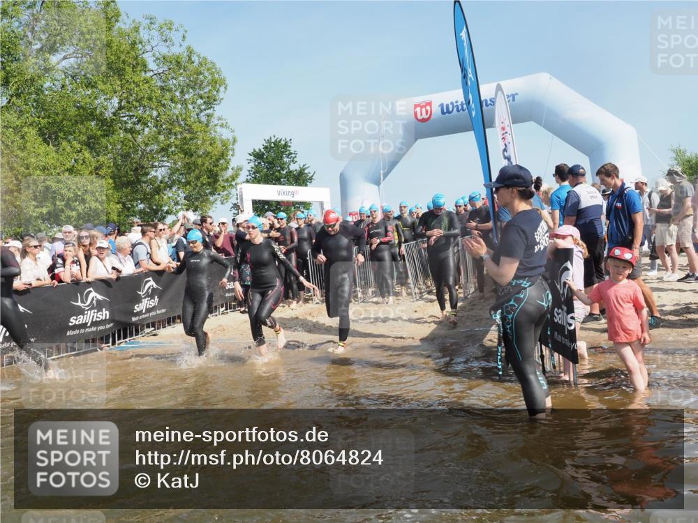 22.06.2025 - Viking Triathlon KatJ http://msf.ph/oto/8064824 22.06.2025 10:04:58 Schwimmen 29, 70, 72, 197, 248, 254, 295, 362, 394, 407, 411, 416, 423, 509, 527, 620 meine-sportfotos.de