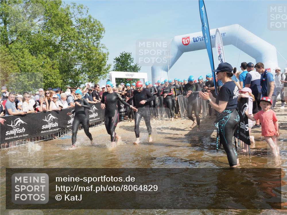 22.06.2025 - Viking Triathlon KatJ http://msf.ph/oto/8064829 22.06.2025 10:04:58 Schwimmen 29, 70, 72, 197, 248, 254, 295, 362, 394, 407, 411, 416, 423, 509, 527, 620 meine-sportfotos.de