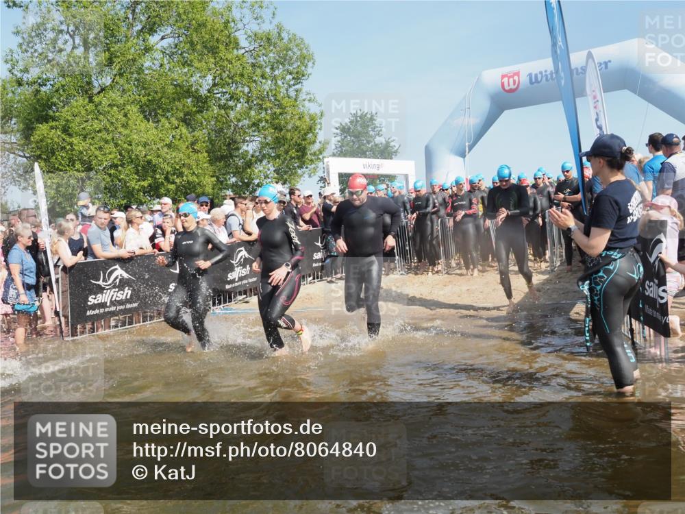 22.06.2025 - Viking Triathlon KatJ http://msf.ph/oto/8064840 22.06.2025 10:04:58 Schwimmen 29, 70, 72, 197, 248, 254, 295, 362, 394, 407, 411, 416, 423, 509, 527, 620 meine-sportfotos.de