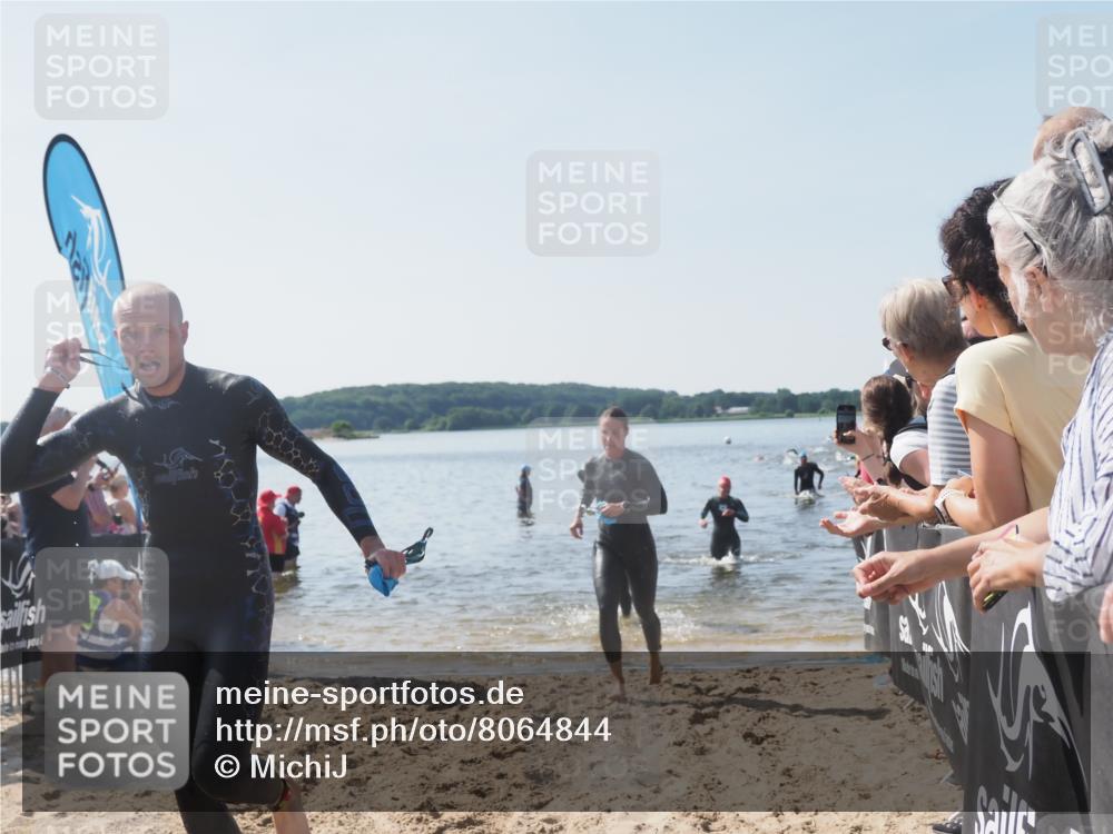 22.06.2025 - Viking Triathlon MichiJ http://msf.ph/oto/8064844 22.06.2025 10:29:30 Schwimmen 6, 11, 30, 33, 243, 612 meine-sportfotos.de