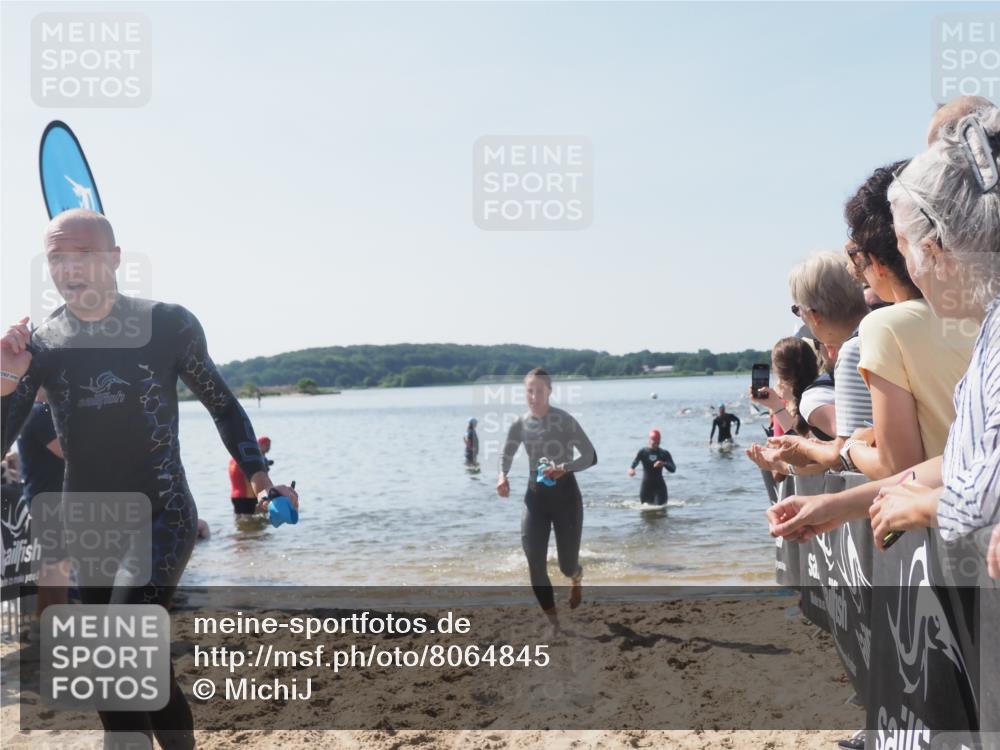 22.06.2025 - Viking Triathlon MichiJ http://msf.ph/oto/8064845 22.06.2025 10:29:30 Schwimmen 6, 11, 30, 33, 243, 612 meine-sportfotos.de