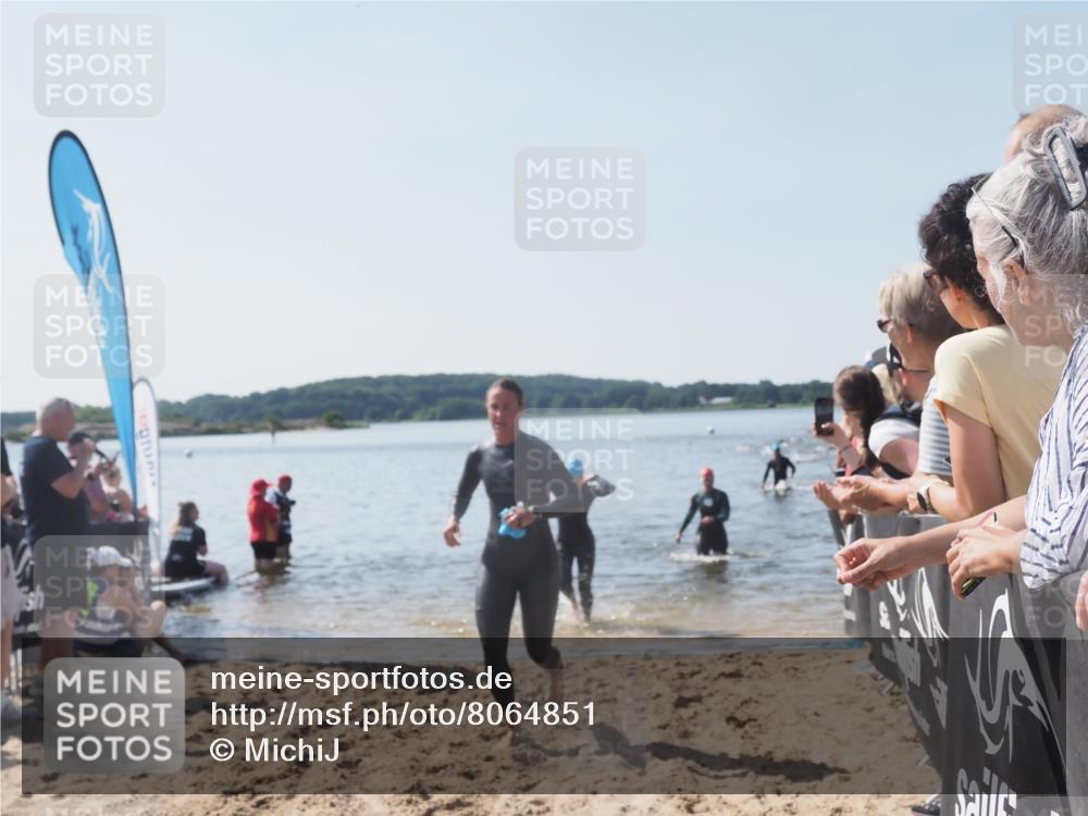 22.06.2025 - Viking Triathlon MichiJ http://msf.ph/oto/8064851 22.06.2025 10:29:31 Schwimmen 6, 30, 33, 243, 612 meine-sportfotos.de