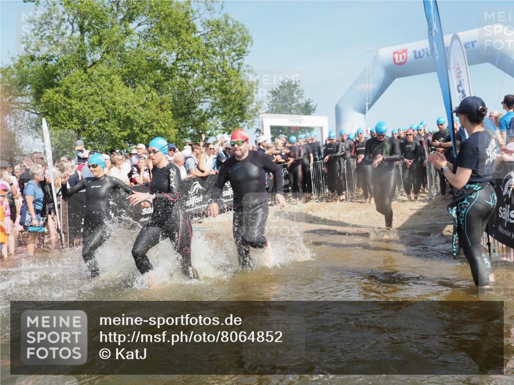 22.06.2025 - Viking Triathlon KatJ http://msf.ph/oto/8064852 22.06.2025 10:04:59 Schwimmen 197, 232, 254, 295, 362, 386, 394, 407, 416, 423, 500, 509, 527, 605, 620 meine-sportfotos.de