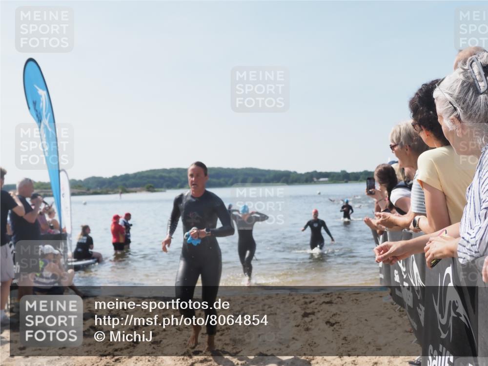 22.06.2025 - Viking Triathlon MichiJ http://msf.ph/oto/8064854 22.06.2025 10:29:31 Schwimmen 6, 30, 33, 243, 612 meine-sportfotos.de