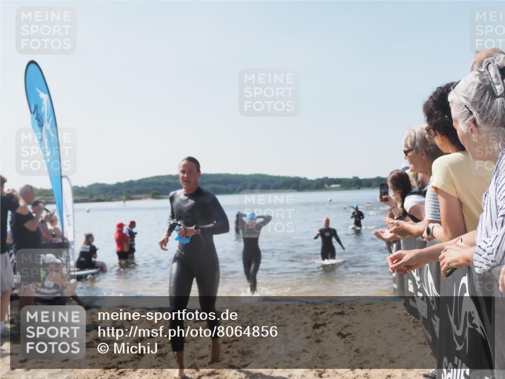 22.06.2025 - Viking Triathlon MichiJ http://msf.ph/oto/8064856 22.06.2025 10:29:32 Schwimmen 6, 30, 243, 612 meine-sportfotos.de