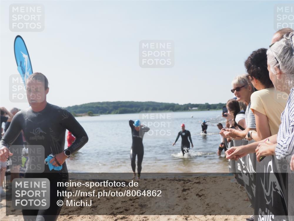22.06.2025 - Viking Triathlon MichiJ http://msf.ph/oto/8064862 22.06.2025 10:29:32 Schwimmen 6, 30, 243, 612 meine-sportfotos.de