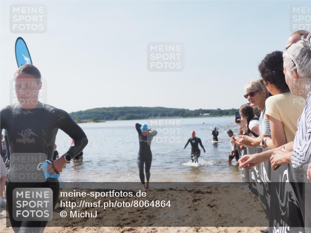 22.06.2025 - Viking Triathlon MichiJ http://msf.ph/oto/8064864 22.06.2025 10:29:33 Schwimmen 6, 243, 612 meine-sportfotos.de