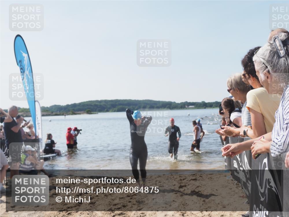 22.06.2025 - Viking Triathlon MichiJ http://msf.ph/oto/8064875 22.06.2025 10:29:34 Schwimmen 6, 243, 612 meine-sportfotos.de