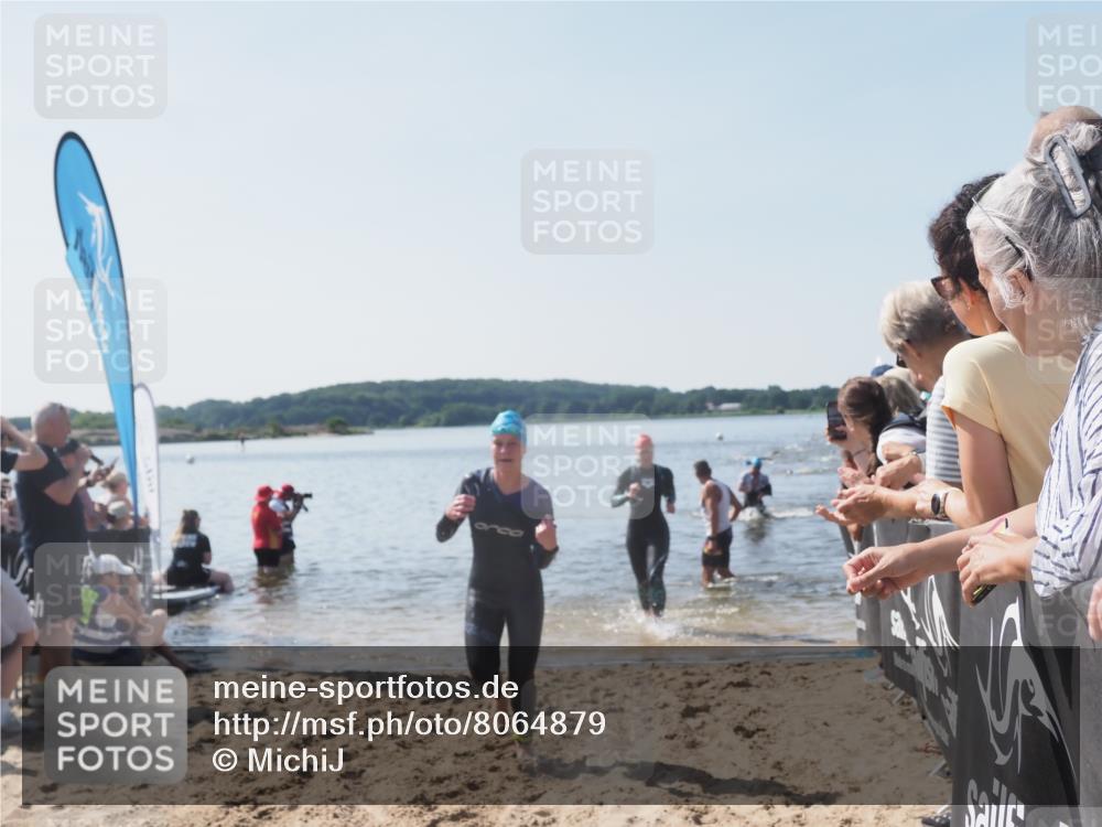 22.06.2025 - Viking Triathlon MichiJ http://msf.ph/oto/8064879 22.06.2025 10:29:35 Schwimmen 6, 243, 612 meine-sportfotos.de