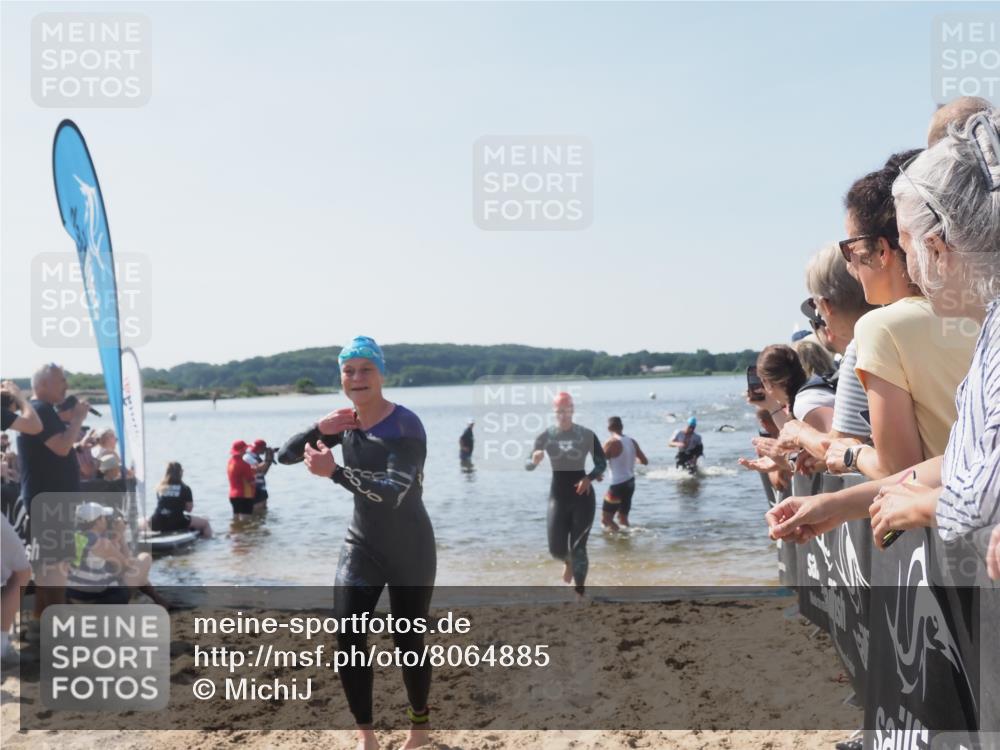 22.06.2025 - Viking Triathlon MichiJ http://msf.ph/oto/8064885 22.06.2025 10:29:35 Schwimmen 6, 243, 612 meine-sportfotos.de
