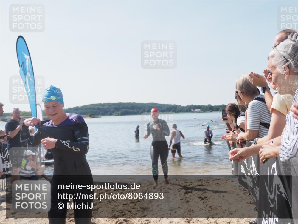 22.06.2025 - Viking Triathlon MichiJ http://msf.ph/oto/8064893 22.06.2025 10:29:36 Schwimmen 6, 612 meine-sportfotos.de