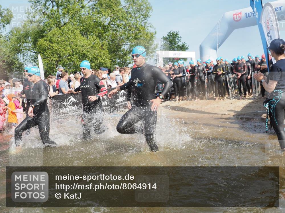 22.06.2025 - Viking Triathlon KatJ http://msf.ph/oto/8064914 22.06.2025 10:05:04 Schwimmen 197, 232, 254, 362, 386, 388, 394, 395, 407, 416, 423, 500, 527, 605, 620 meine-sportfotos.de