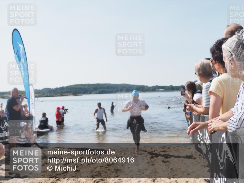 22.06.2025 - Viking Triathlon MichiJ http://msf.ph/oto/8064916 22.06.2025 10:29:42 Schwimmen 6 meine-sportfotos.de