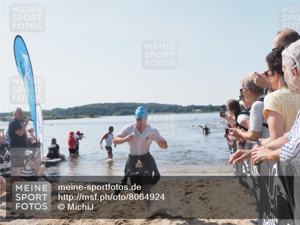 22.06.2025 - Viking Triathlon MichiJ http://msf.ph/oto/8064924 22.06.2025 10:29:43 Schwimmen 6 meine-sportfotos.de