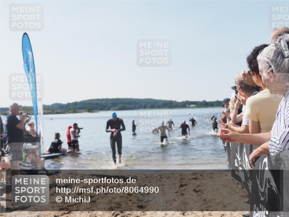 22.06.2025 - Viking Triathlon MichiJ http://msf.ph/oto/8064990 22.06.2025 10:30:07 Schwimmen 132, 175, 203, 264, 374, 491, 626 meine-sportfotos.de