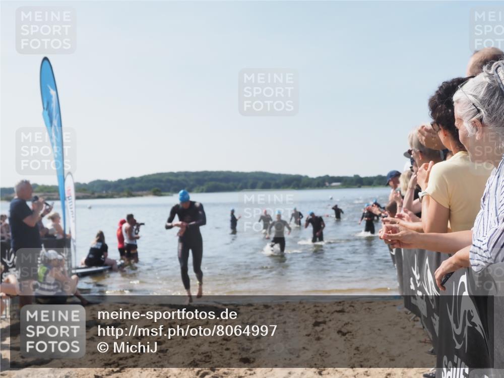 22.06.2025 - Viking Triathlon MichiJ http://msf.ph/oto/8064997 22.06.2025 10:30:07 Schwimmen 132, 175, 203, 264, 374, 491, 626 meine-sportfotos.de