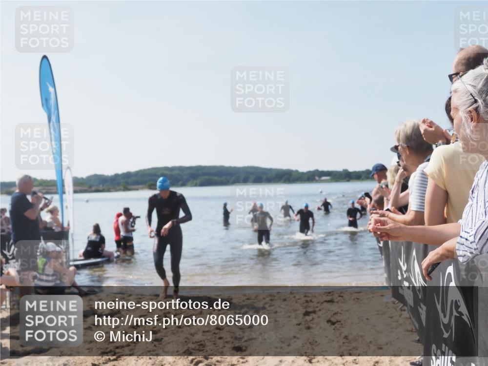 22.06.2025 - Viking Triathlon MichiJ http://msf.ph/oto/8065000 22.06.2025 10:30:08 Schwimmen 132, 175, 203, 264, 374, 381, 491, 626 meine-sportfotos.de